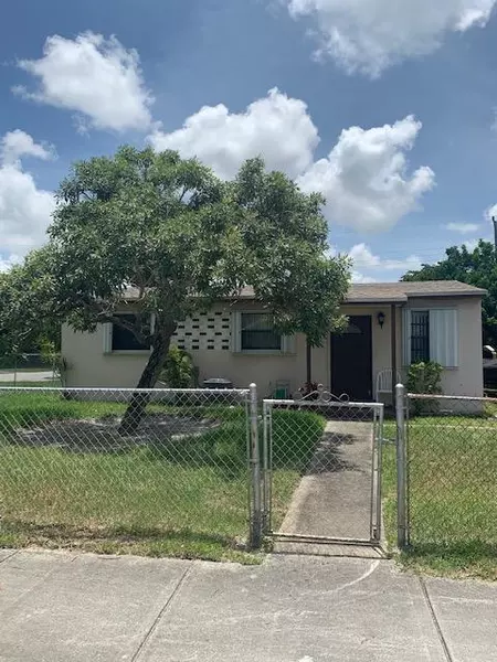 901 NW 34th AVE, Lauderhill, FL 33311