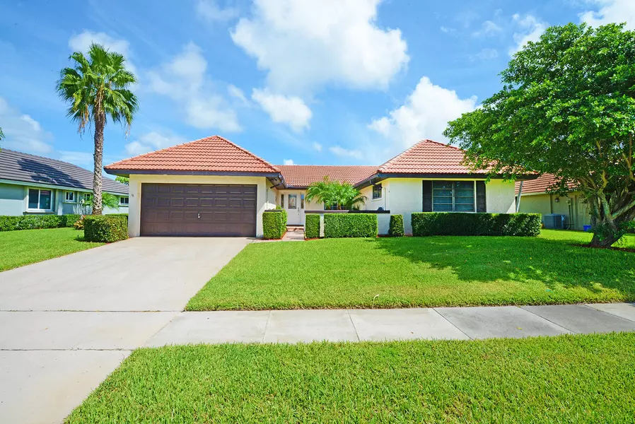 10483 N N Greentrail DR, Boynton Beach, FL 33436