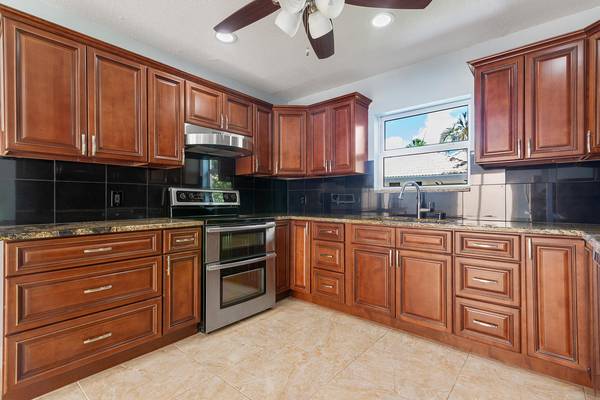 Boca Raton, FL 33496,9767 Erica CT