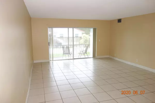 Coral Springs, FL 33065,8900 W Sample RD 106