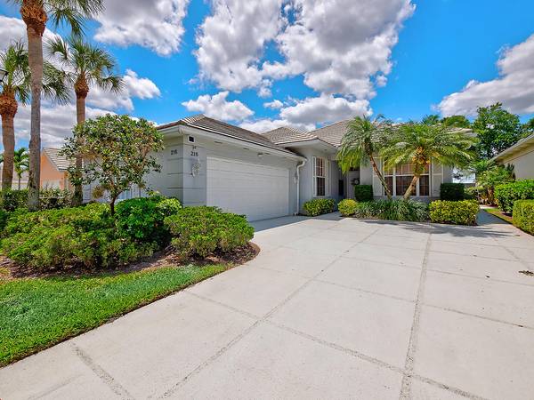 216 NW Bentley CIR, Port Saint Lucie, FL 34986