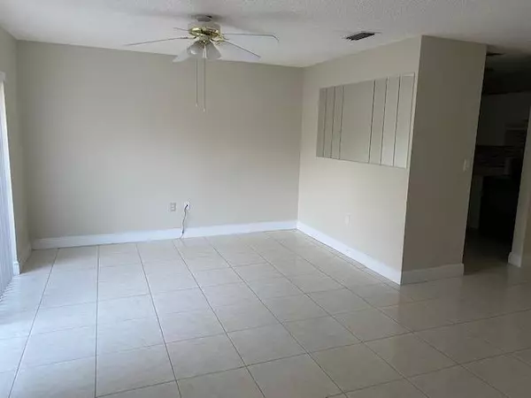 Palm Springs, FL 33461,1530 Cypress WAY D