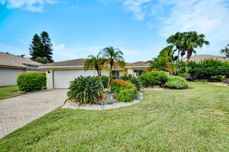 36 Woods LN, Boynton Beach, FL 33436