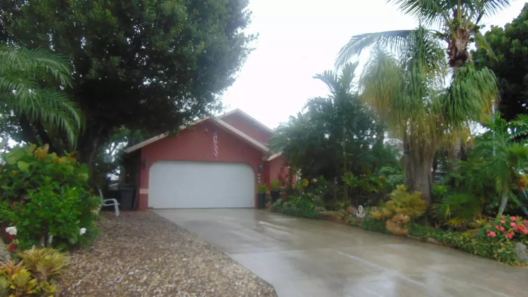 509 SE Berry AVE, Port Saint Lucie, FL 34984