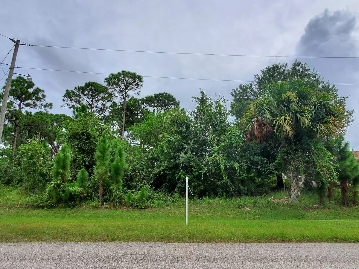 Port Saint Lucie, FL 34953,1688 SW Alvaton AVE