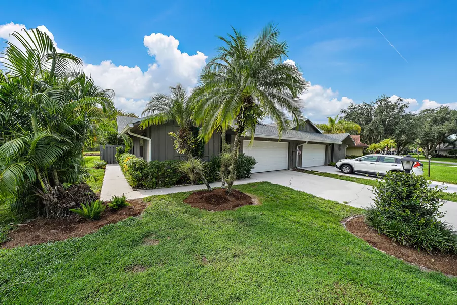 13072 SE Crooked Stick LN, Hobe Sound, FL 33455