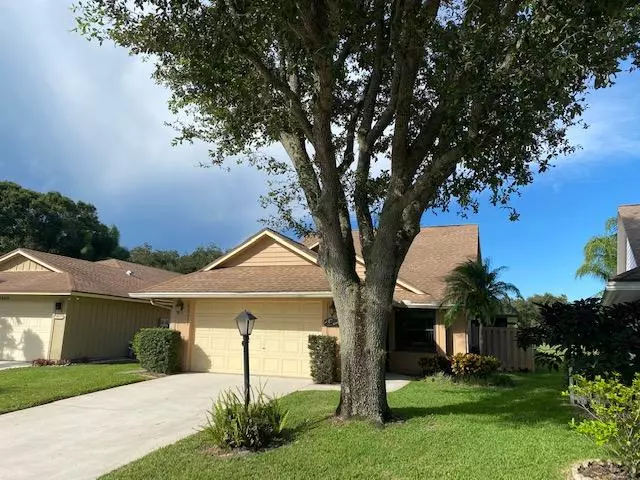 12921 SE Crooked Stick LN, Hobe Sound, FL 33455