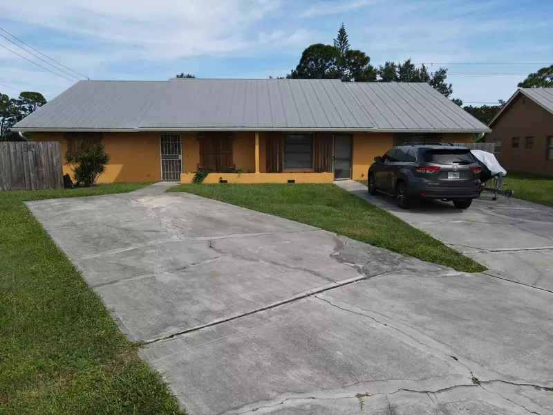 4698 SE Salvatori RD, Stuart, FL 34997