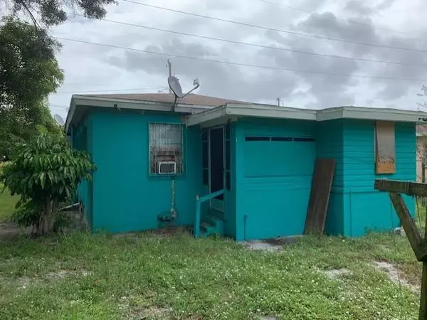 Fort Pierce, FL 34950,903 N 21st N ST