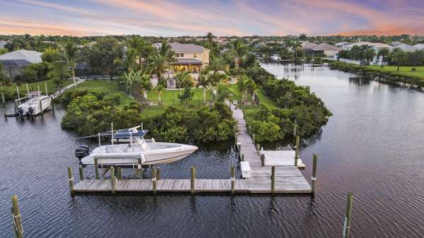 Stuart, FL 34997,7200 SW Harbor Cove DR