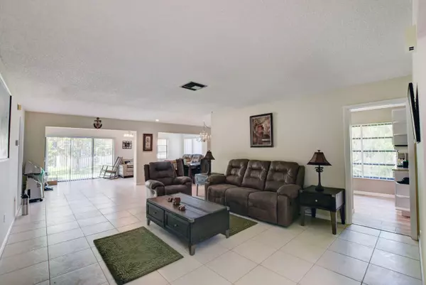 Greenacres, FL 33463,3159 Silver Buttonwood DR