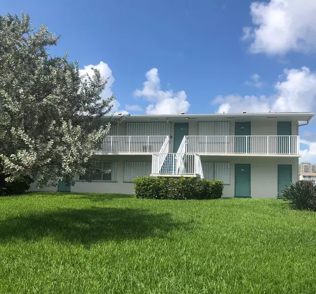 880 W Horizons W 211, Boynton Beach, FL 33435