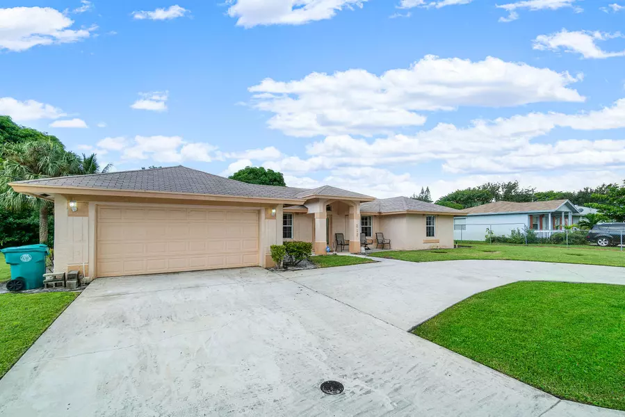 316 NE 12th AVE, Boynton Beach, FL 33435