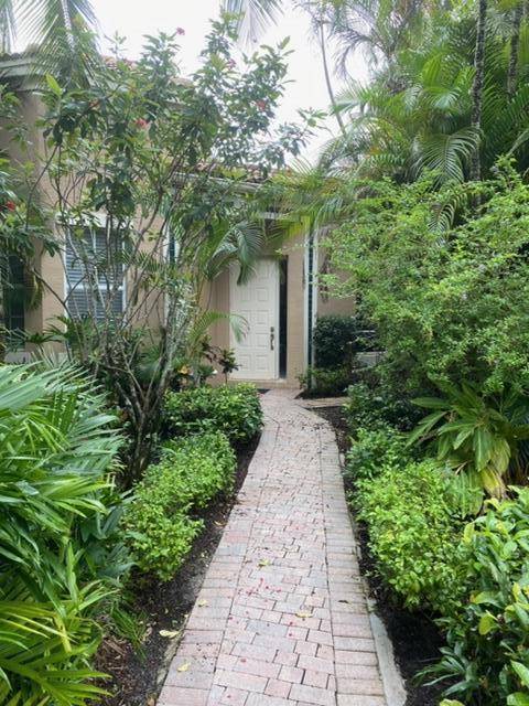 7719 Azalea CT, West Palm Beach, FL 33412
