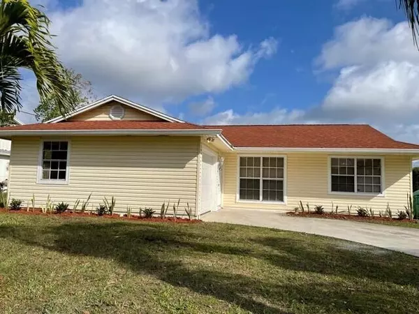 255 SW Aubudon AVE, Port Saint Lucie, FL 34984