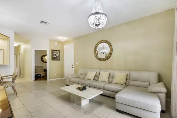 Palm Beach Gardens, FL 33418,4911 Bonsai CIR 111