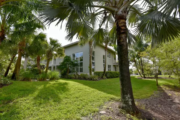 Palm Beach Gardens, FL 33418,6037 W S Southampton SQ