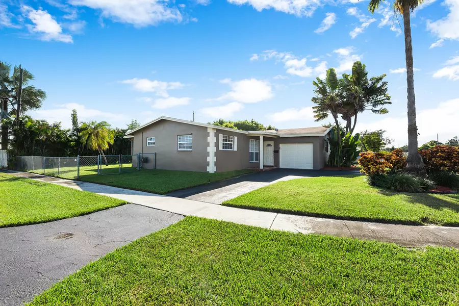 8500 NW 26th PL, Sunrise, FL 33322