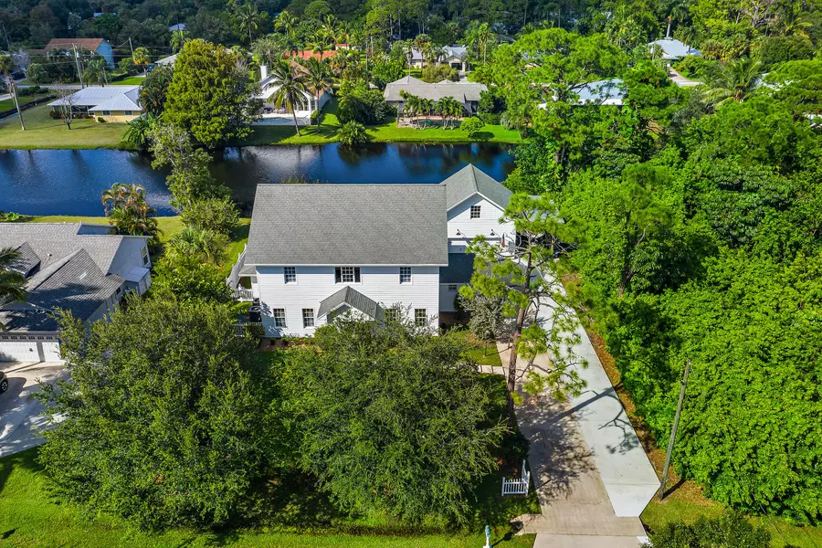 8757 SE Sharon ST, Hobe Sound, FL 33455