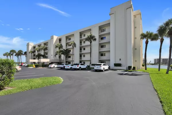 Jupiter, FL 33469,100 Intracoastal PL 106