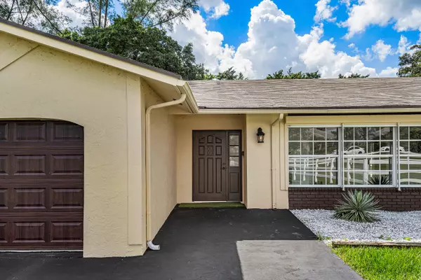 Boca Raton, FL 33498,19656 S 118th TRL