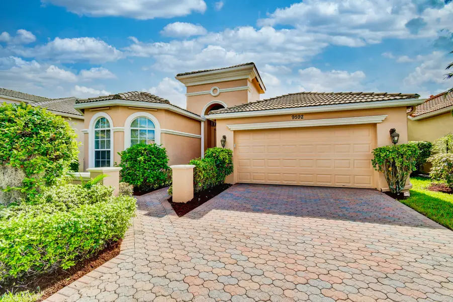 9592 Via Elegante, Wellington, FL 33411