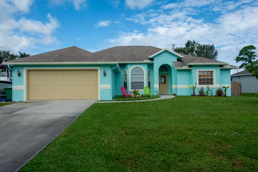 143 SW South Wakefield CIR, Port Saint Lucie, FL 34953