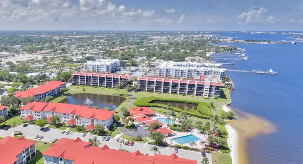 Hypoluxo, FL 33462,108 Half Moon CIR F2