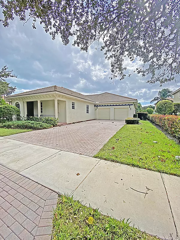 112 Via Azurra, Jupiter, FL 33458