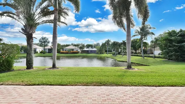 Atlantis, FL 33462,225 Palm CIR