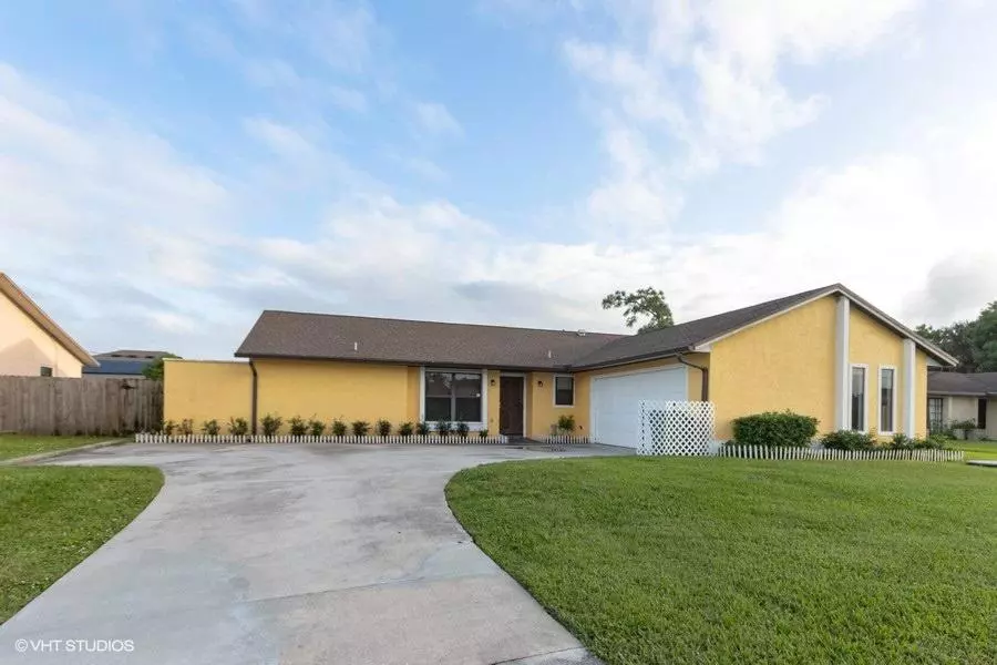 144 NE Sagamore TER, Port Saint Lucie, FL 34983