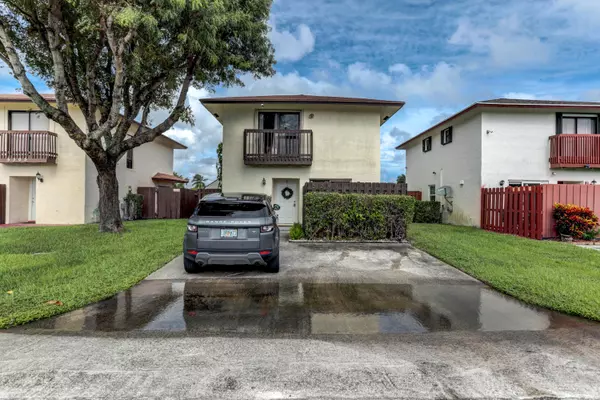 West Palm Beach, FL 33415,5297 Garden Hills CIR