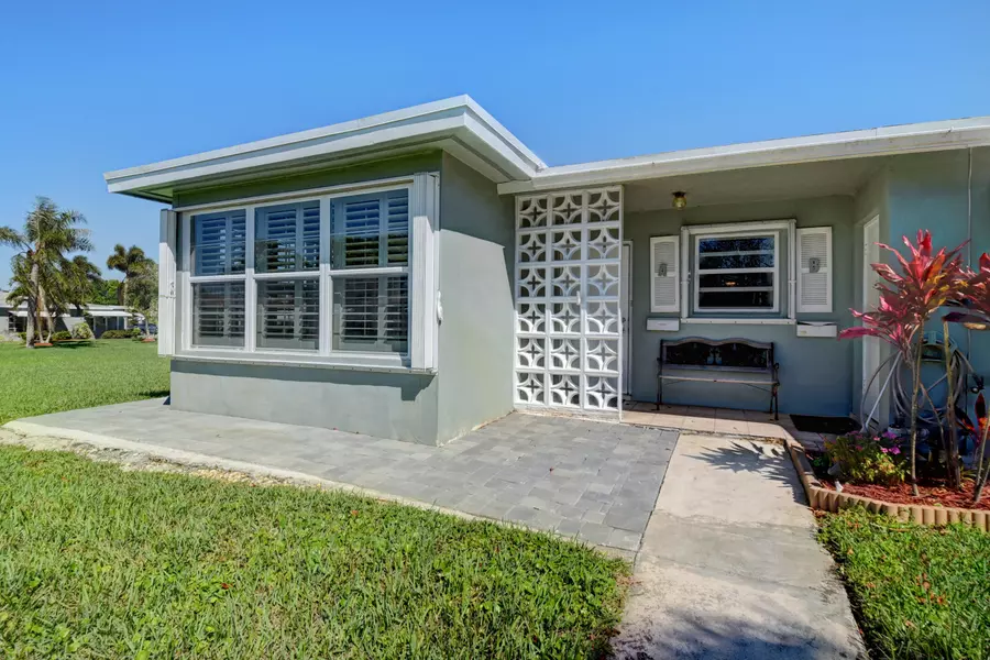 925 S Drive TER A, Delray Beach, FL 33445