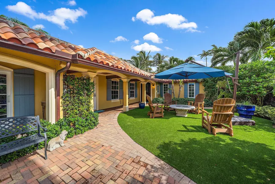 105 Goldfish LN, Jupiter, FL 33477