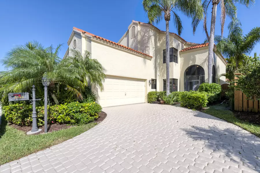 2583 La Cristal CIR, Palm Beach Gardens, FL 33410