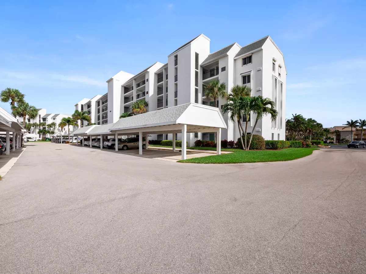 Fort Pierce, FL 34949,2400 S Ocean DR 7111