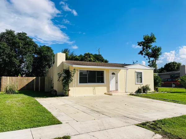 2336 Robin RD, West Palm Beach, FL 33409