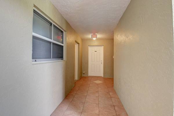 Delray Beach, FL 33484,5910 Morningstar CIR 205