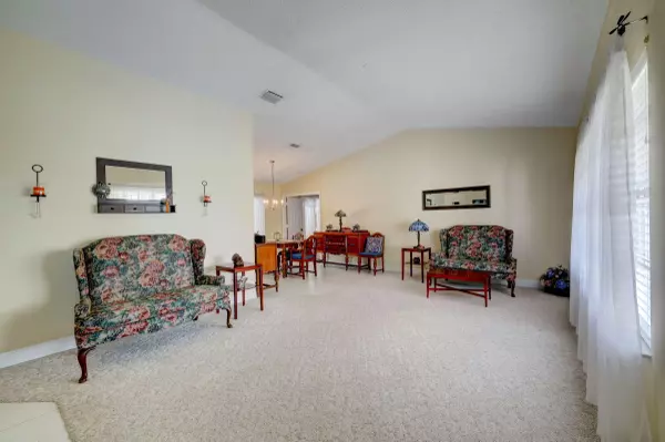 Port Saint Lucie, FL 34983,545 NE Solida CIR