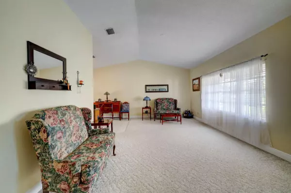 Port Saint Lucie, FL 34983,545 NE Solida CIR