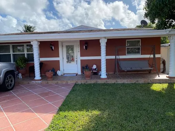 2578 Kentucky ST, West Palm Beach, FL 33406