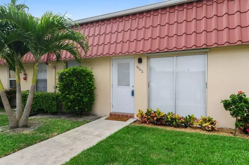 802 Nantucket CIR, Lake Worth, FL 33467