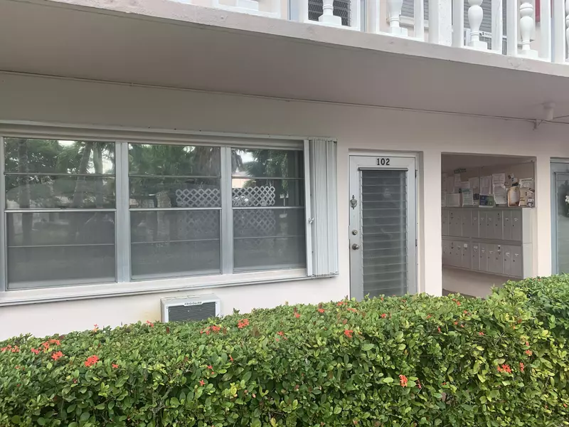 102 E Waltham 102, West Palm Beach, FL 33417