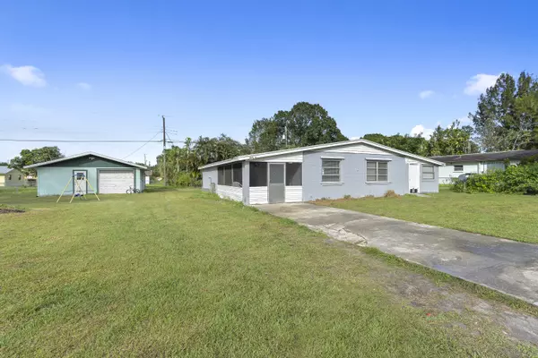 2102 Elizabeth AVE, Fort Pierce, FL 34982