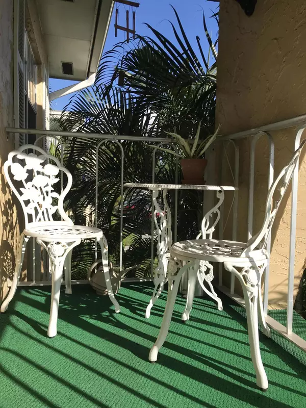Delray Beach, FL 33484,13960 Via Flora H