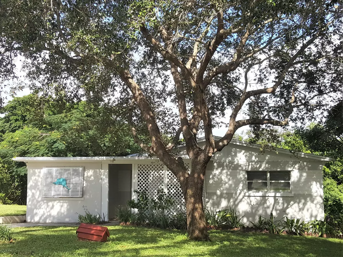 Jensen Beach, FL 34957,1933 NE Lake PL