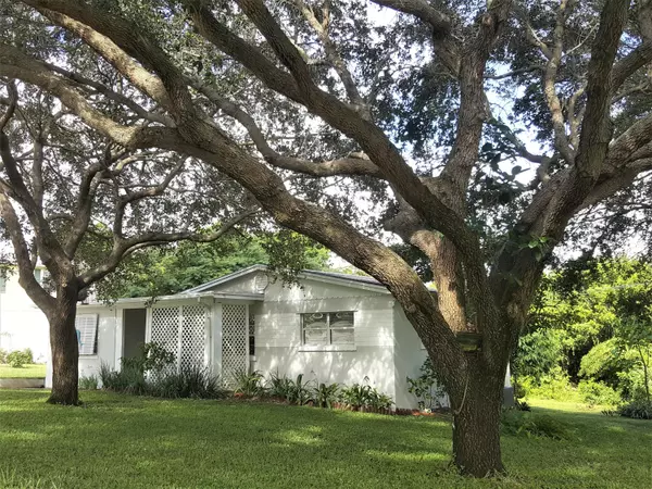 Jensen Beach, FL 34957,1933 NE Lake PL