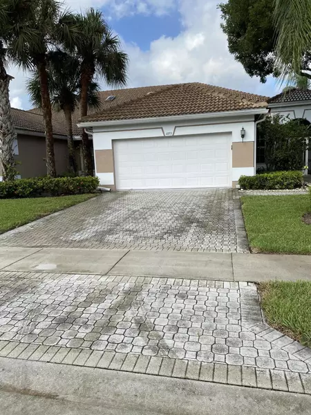 6893 Swansea LN, Boynton Beach, FL 33472