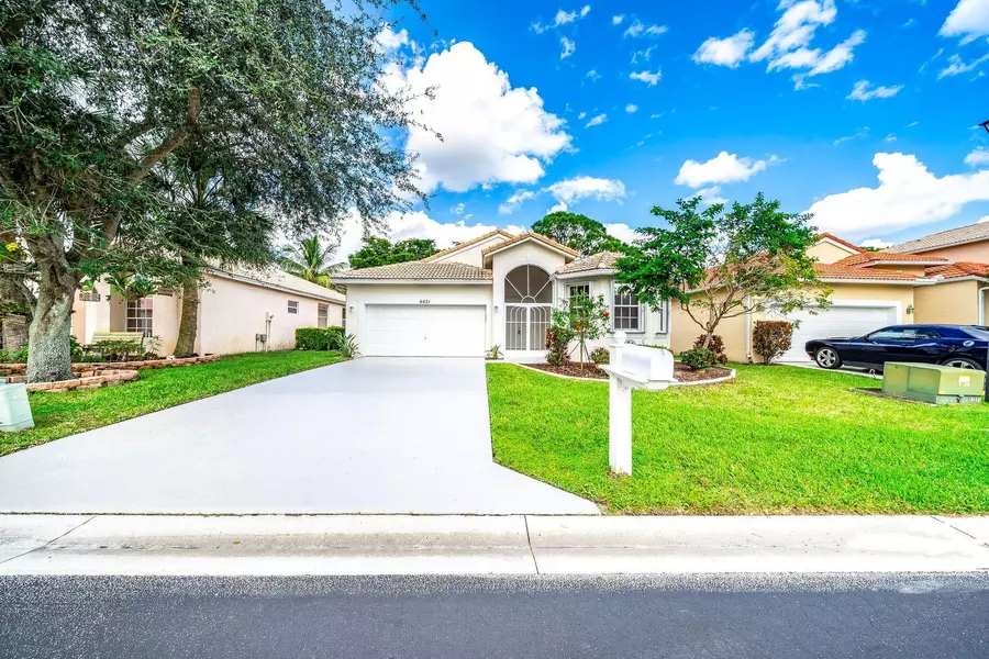 6421 Jackson LN, Boynton Beach, FL 33437