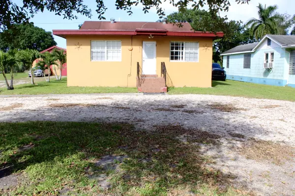 1077 E Main ST, Pahokee, FL 33476